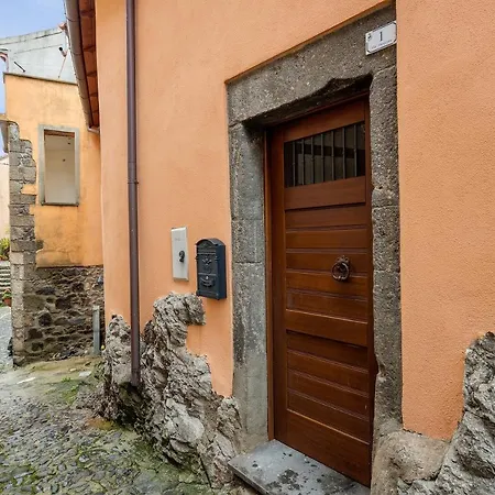 La Casa Del Grifone Holiday home Santu Lussurgiu